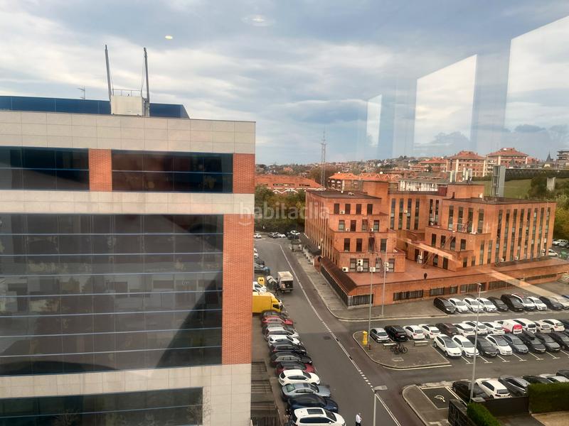 Foto 4fc25791-ef50-4494-9ee6-78723c50ea4f. Alquiler oficina en landabarri bidea 1 oficina en edificio moderno de la avanzada . en Leioa
