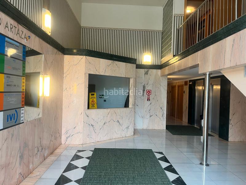 Foto 68cbd664-67b5-4018-8e1a-aacc7e1e1943. Alquiler oficina en landabarri bidea 1 oficina en edificio moderno de la avanzada . en Leioa