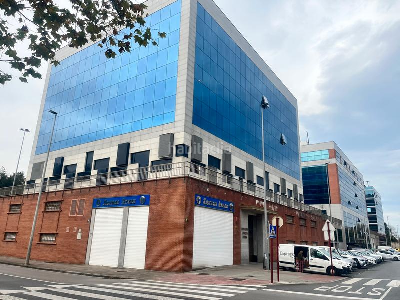 Foto dc6cc786-2317-4619-b0be-0029748f6418. Alquiler oficina en landabarri bidea 1 oficina en edificio moderno de la avanzada . en Leioa