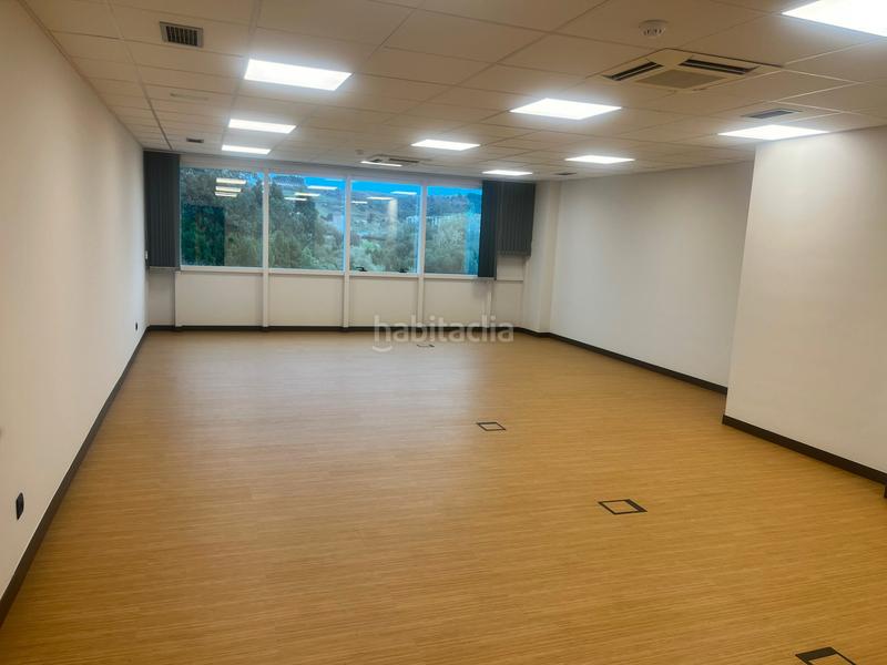 Foto 5a32349a-7c18-4473-92e8-8d44dbc6c7f1. Location bureau dans landabarri bidea 1 dans Artatza-Pinueta-Pinosolo Leioa