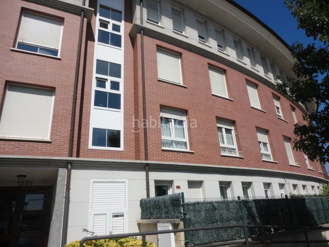 Foto 63c6e9ab-8b3d-44f2-af32-0282388bfcd4. Planta baixa amb calefacció aparcament a Aldekoena-Artatzagana-Sarriena Leioa