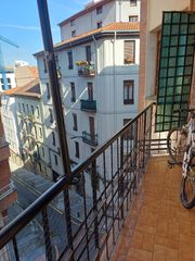Appartement  Tiboli zeharkalea. Piso con terraza y ascensor
