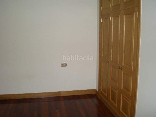 Foto 05279041-bd74-4753-b9a9-d56217aa8d23. Lloguer àtic amb calefacció aparcament a Campuzano Bilbao
