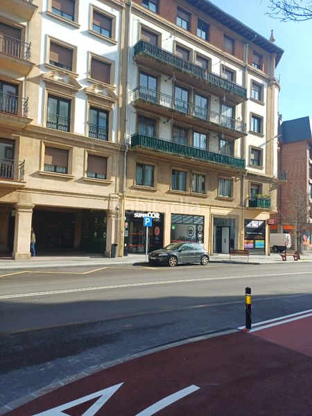 Foto e27b4f2d-c86c-4b0e-9051-4fbae418a28f. Piso en Las Arenas Getxo