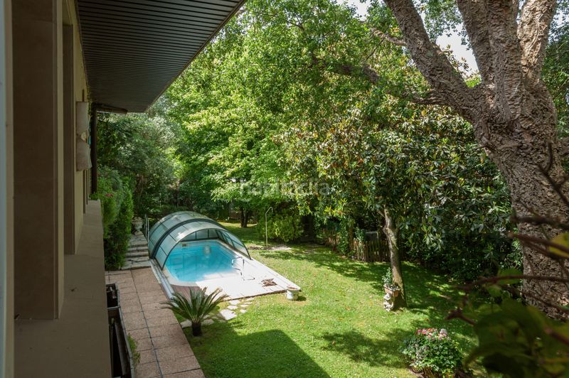 Foto a4b9164e-313a-4c9f-9221-ba742e66834f. Xalet amb xemeneia calefacció aparcament piscina a Mungia
