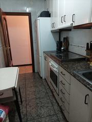 Pis a Carrer de vidal i ribas 4. Piso a reformar con parking incluido  negociable.