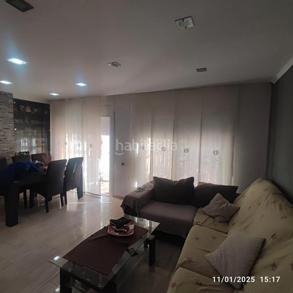 Foto 7ca6bb45-14aa-4e7c-8a33-cf9072da0c6f. Casa en avinguda de sentmenat 123 casa tipo duplex te espera para disfrutarla. en Polinyà
