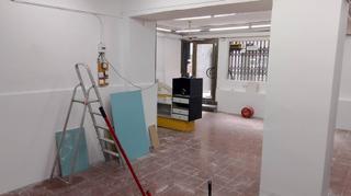 Business premise in Carrer d'Agramunt 9