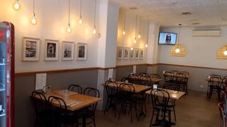 Pas-de-porte Local commercial à Carrer del doctor ignasi barraquer 10. Precio algo negociable restaurante en traspaso