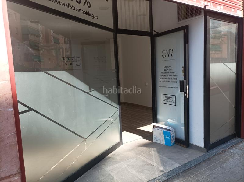 Foto 20abdacc-7d23-48c0-8d63-fce2fbc51cc8. Local comercial en plaça pere iv 3 local 48 m2 reformado en el centro en Llagosta (La)