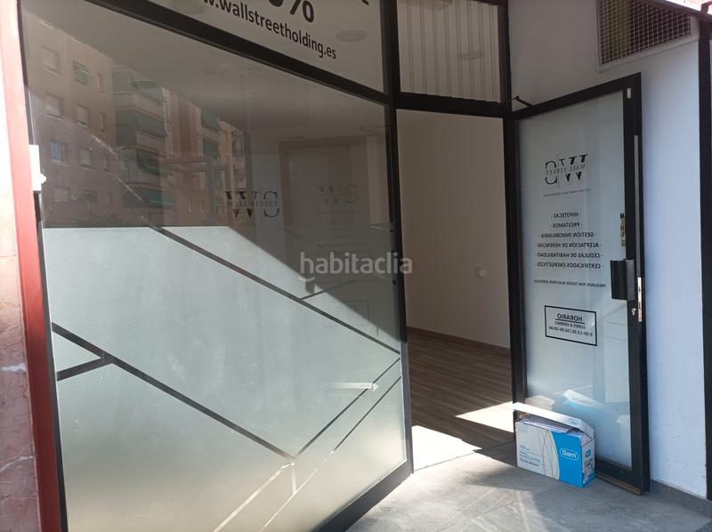 Foto 968b0d79-7ecc-4cb2-90e0-b9eaa9f75ea9. Local comercial en plaça pere iv 3 local 48 m2 reformado en el centro en Llagosta (La)