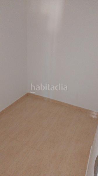 Foto 9b7a1c02-bf6f-413f-a25b-3e696db4b3d4. Piso en carrer de l'olivera de Sistrells 13 piso totalmente reformado. honorarios incluidos en el precio en Badalona