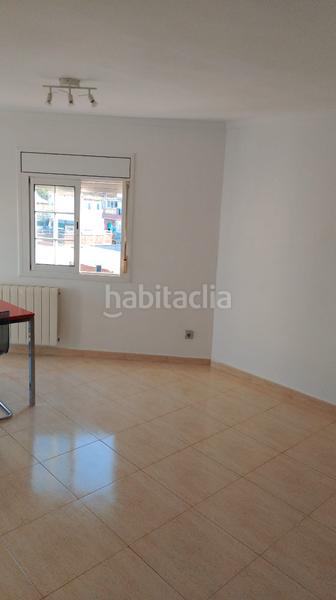 Foto db53bb47-19d5-415b-9863-6377014651d0. Piso en carrer de l'olivera de Sistrells 13 piso totalmente reformado. honorarios incluidos en el precio en Badalona