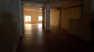 Location Local commercial à Carrer del degà bahí 66. Espectacular local en calle dega bahi algo negociable