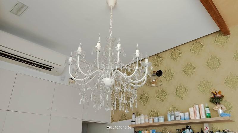 Foto 4ccf3eb5-64d2-40b1-8522-c01e90408643. Lloguer local comercial a carrer de la plaça 6 a Premià de Mar