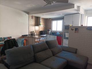 Ático  Carrer sardana 1. Atico reformado en santa coloma de gramanet.