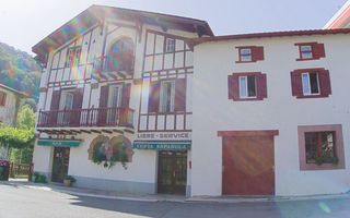 Chalet à Luzaide / Valcarlos. Casa en navarra junto a la frontera con francia. susceptible de