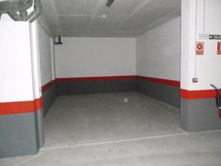 Parking voiture à Valle de Elorz / Elortzibar. Gran plaza de garaje con posibilidad de independizar con cierre.