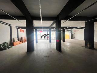 Local Comercial en Lasesarre. Local a la venta
