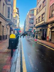 Local Comercial en Centro. Se vende local
