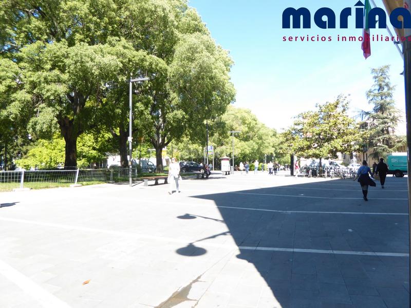 Foto a26236d6-cdd3-4c1d-a854-abf8ffb4c216. Local comercial a calle de san antón 63 a Casco Antiguo Pamplona / Iruña