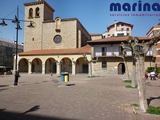 Business premise in Calle de las maestras 3. Bar en centro burlada frente plaza de la iglesia