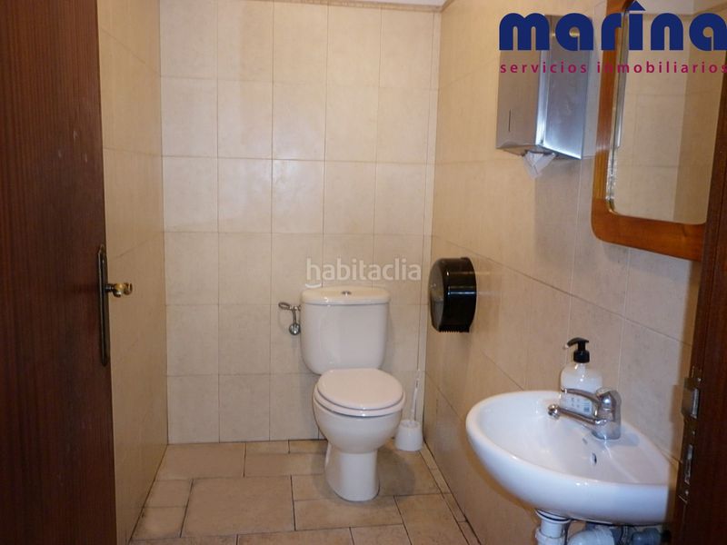 Foto 6998cf9f-b4a1-4cad-9796-5e78fa8a9747. Local comercial a calle de las maestras 3 a Burlada