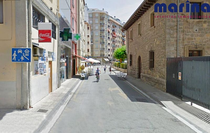 Foto 6ff88200-7bba-4cb5-93f4-b80742b7bbd8. Local comercial a calle de las maestras 3 a Burlada