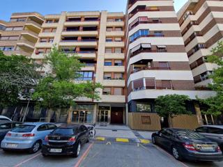Pis a Calle pintor crispin 6. Piso 3 habitaciones venta pamplona  iruña
