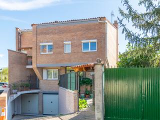 Maison jumelée  Calle zubicozabal 2. Pareado 4 habitaciones, triplex venta egés