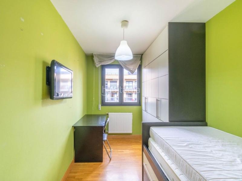 Foto a5770f48-40a3-43f9-b8ec-43bda63f4920. Piso en calle merindad de tudela 12 en Valle de Elorz / Elortzibar