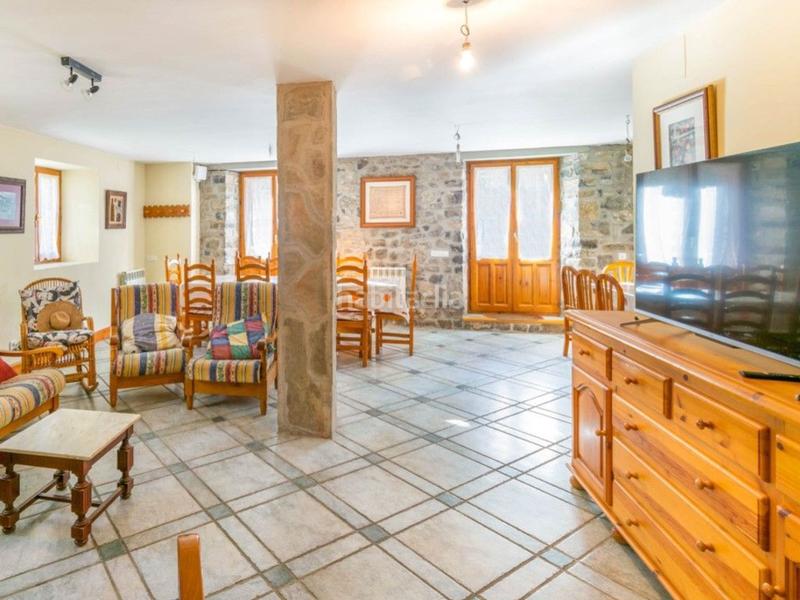 Foto 2c9982f9-4431-4155-a8e8-4b8d1ef83789. Masía en barrio espandoya 18 en Uztárroz