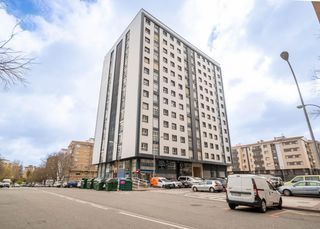 Flat in Del monasterio de irache 45. Amplio y luminoso piso junto a las piscinas de san juan