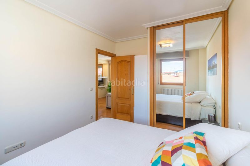 Foto d66b96f1-00fb-4865-9d0f-e43d198c86cb. Àtic amb calefacció aparcament a Milagrosa Pamplona / Iruña