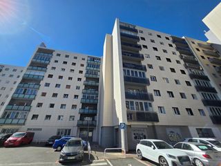 Pis en Calle valtierra 14. Amplio piso de 4 habitaciones con terraza y excelentes vistas en