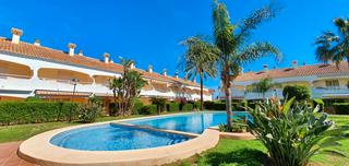 Rent Duplex in Cami assagador de les flaretes 5. Alquiler hasta final de mayo. casa adosada con 2 dormitorios.