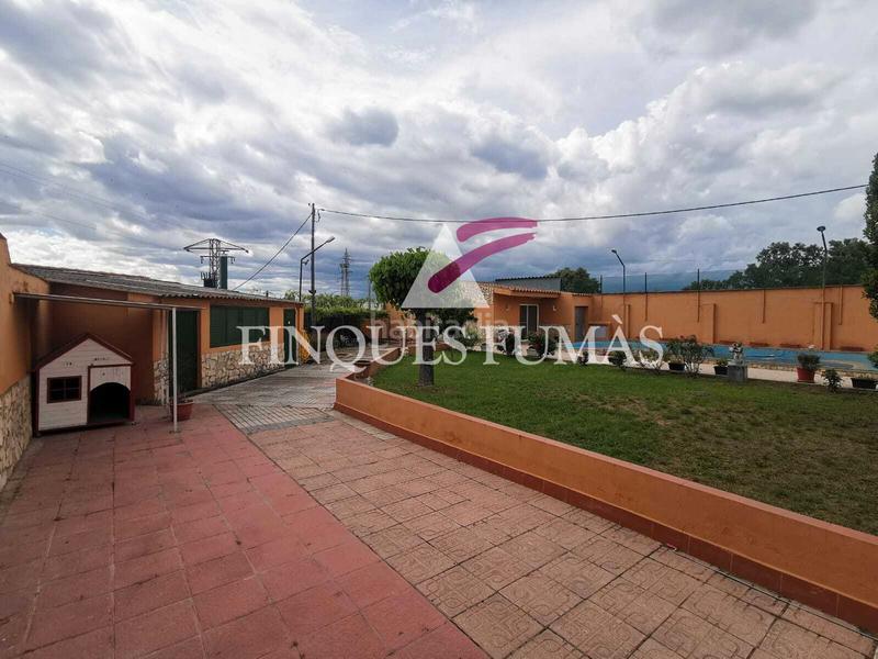 Foto 1356fd4f-3108-4a58-a362-e3096b1cab56. Casa amb xemeneia calefacció aparcament piscina a Tàrrega