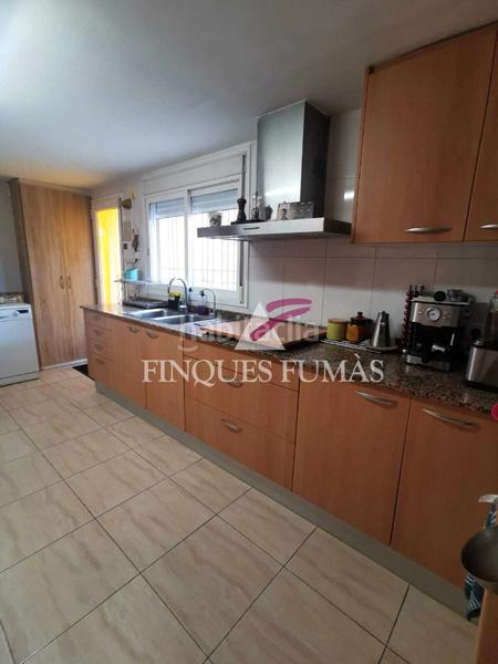 Foto b56d4526-fcef-4e52-bb3f-61834ed96d9e. Casa amb xemeneia calefacció aparcament piscina a Tàrrega