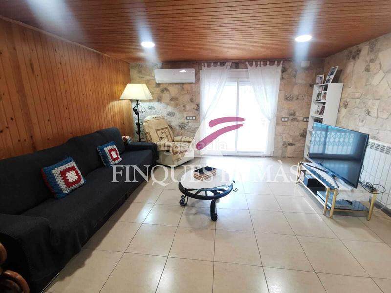 Foto fb559062-c32c-43da-bf88-253ccb2b3e3e. Casa amb xemeneia calefacció aparcament piscina a Tàrrega