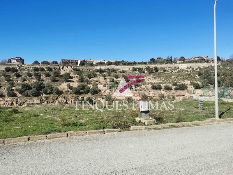 Foto da698d82-b18c-4522-bc98-f602823105a3. Terreny residencial a Cervera