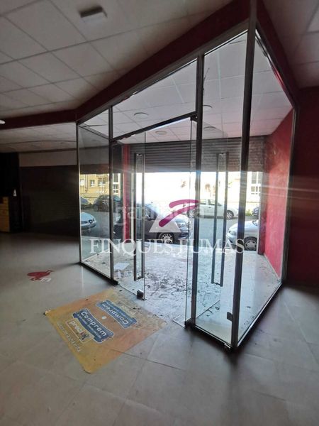 Foto bdb2edc1-77cd-48d3-86da-e556264da6bc. Lloguer local comercial amb calefacció a Cervera