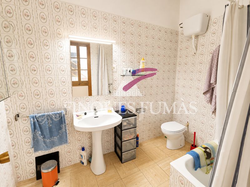 Foto a2e139b4-2f7a-40f4-b136-c18c3f4cadb9. Casa amb calefacció a Cervera