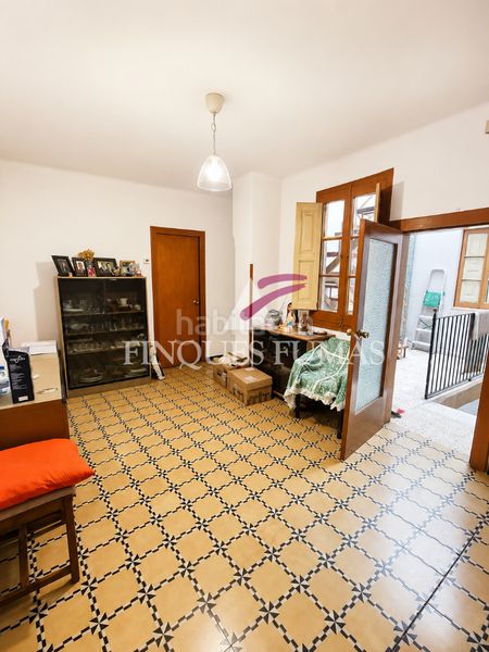 Foto de77f5ef-4488-4f6d-af4a-4241355077a6. Casa amb calefacció a Cervera