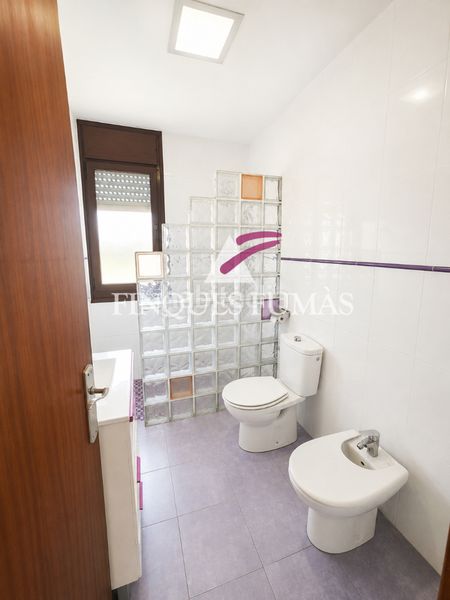 Foto 7ac6d67e-37ac-4817-b435-69ad4115f77a. Xalet amb aparcament a Cervera