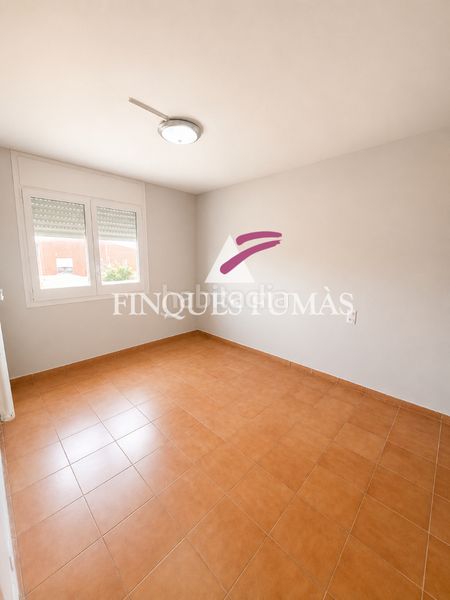 Foto c163215f-a16d-4587-8530-e1a94c507e0b. Xalet amb aparcament a Cervera
