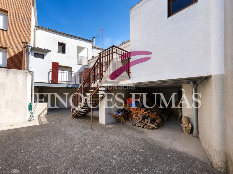 Foto 9f556c55-c3dc-4e27-8cc3-4318277f77ce. Casa amb xemeneia aparcament a Montoliu de Segarra