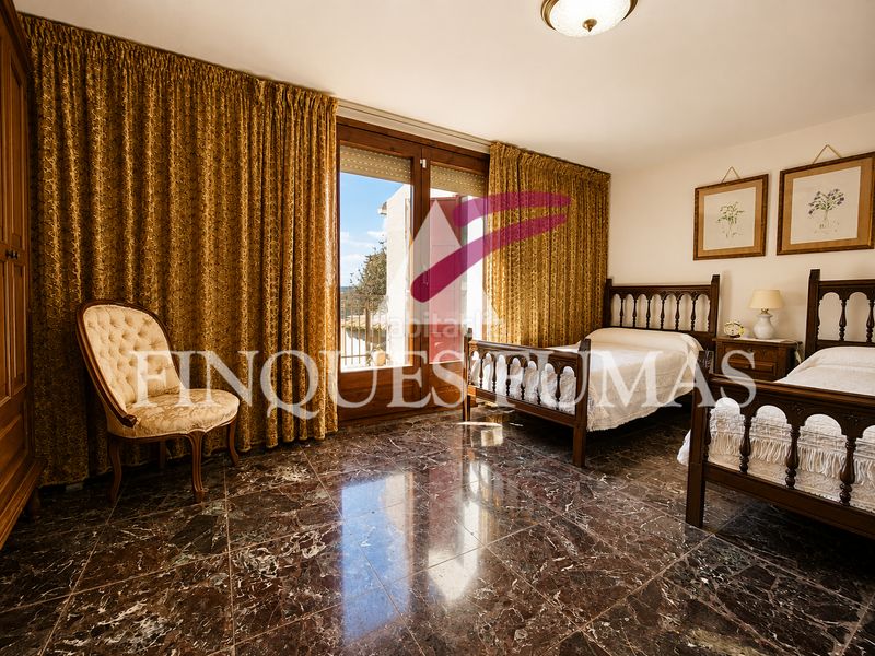 Foto ebcf5acd-2307-4498-9662-e8c3892c8c55. Casa amb xemeneia aparcament a Montoliu de Segarra