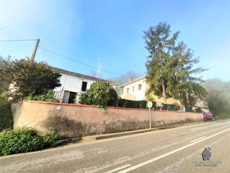 Foto 3b4c91db-282d-4b1d-a21d-52e54b0819a9. Casa amb aparcament a Regueras (Las)