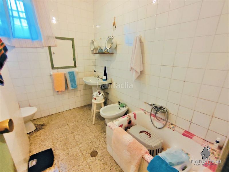 Foto 67cb851e-7fdb-4707-bb20-fbcae1bc0379. Casa amb aparcament a Regueras (Las)