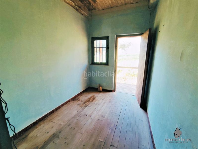 Foto ad5631bd-065f-4bc9-9ed7-b89324273f11. Casa amb aparcament a Regueras (Las)
